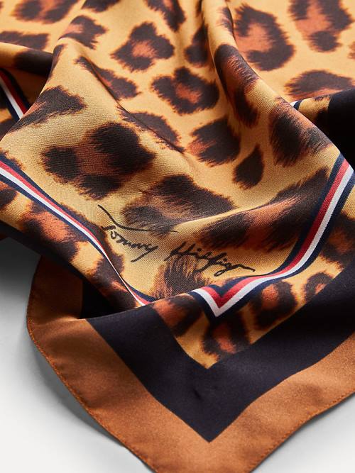 Szaliki Tommy Hilfiger Signature Leopard Print Silk Bandana Damskie Beżowe | TH896UHT